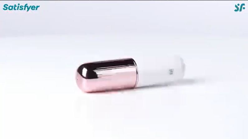 Secret Affair Lipstick Vibrator – Gold & White